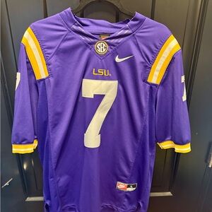 Leonard Fournette LSU Tigers jersey, featuring the number 7.